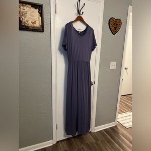 AUSELILY Women's Short sleeves size 2x purple  soft and has pockets .